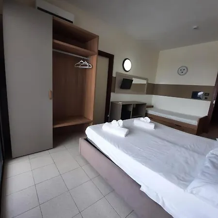Baia Hotel 3*
